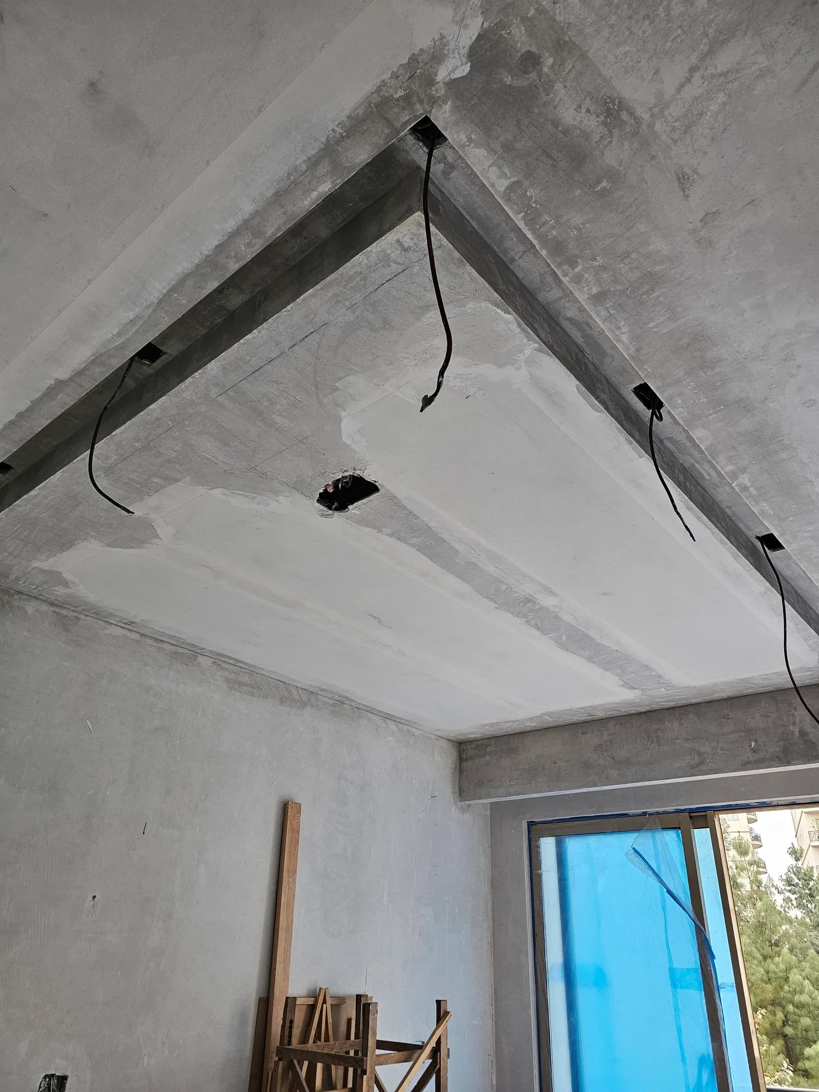 Instalación de DomoTHERM en Santa Fe, CDMX: film sobre metal desplegado y yeso, antes del acabado