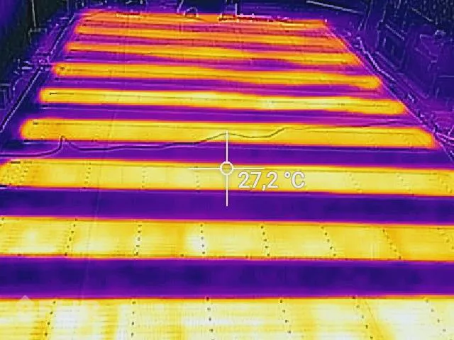 Termografía del piso radiante encendido